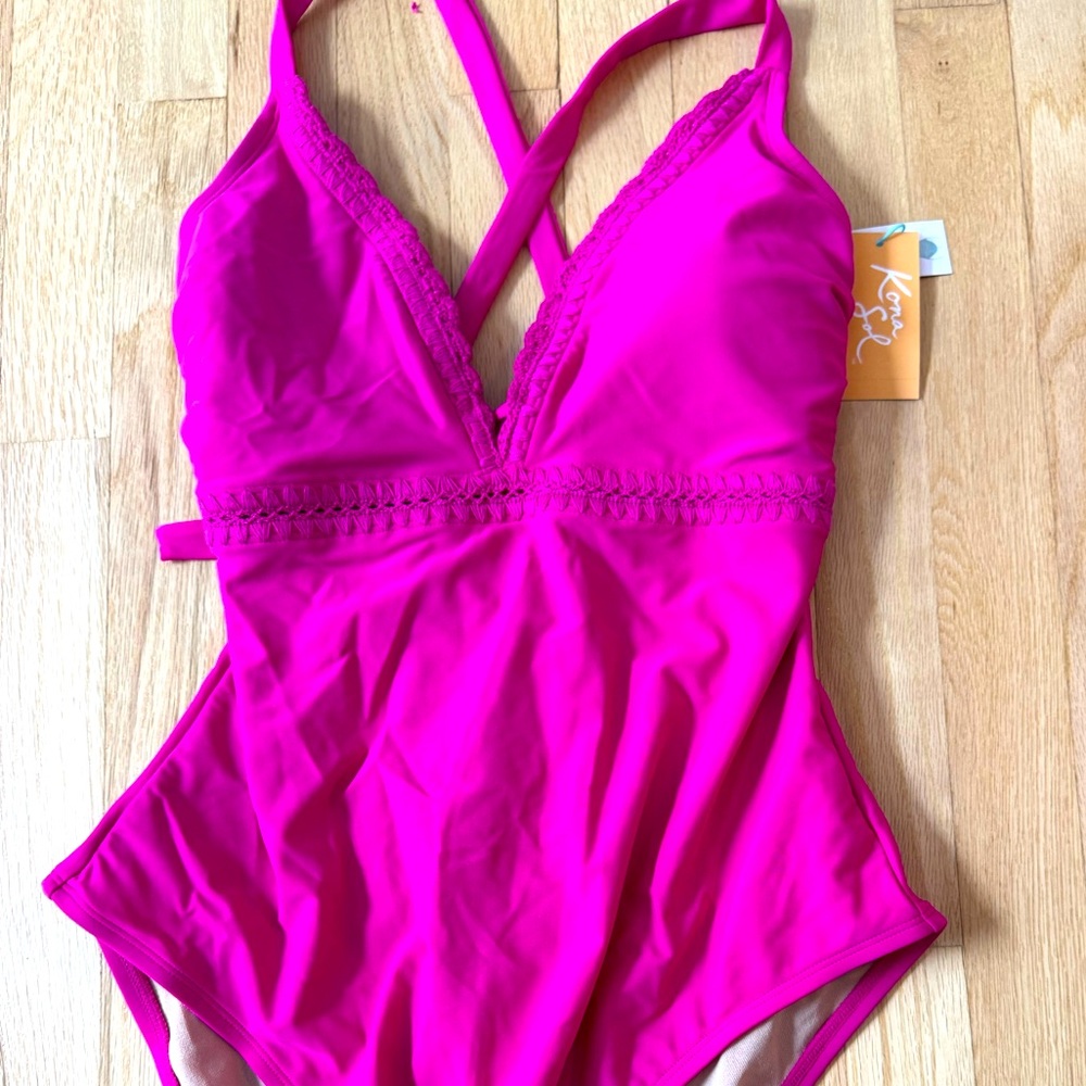 Women’s bathing suit, lace up back, new without tag, xl